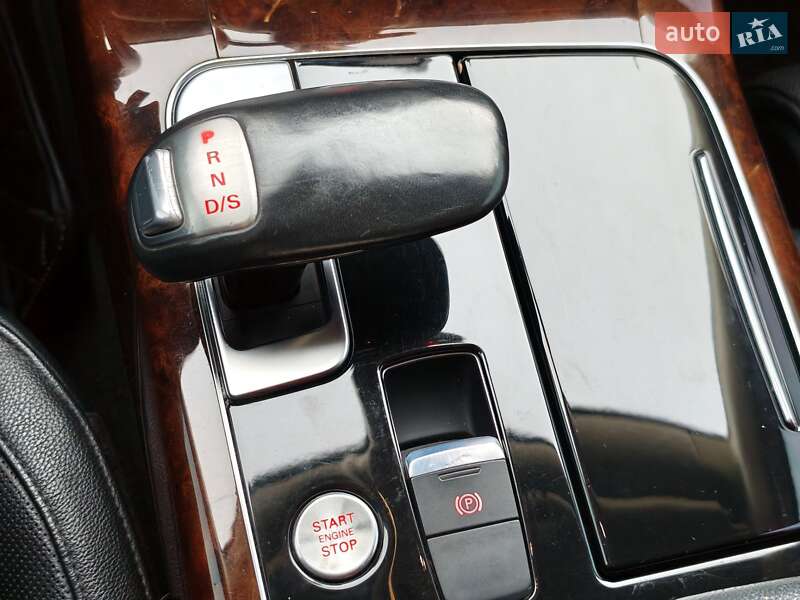 Седан Audi A8 2013 в Житомире