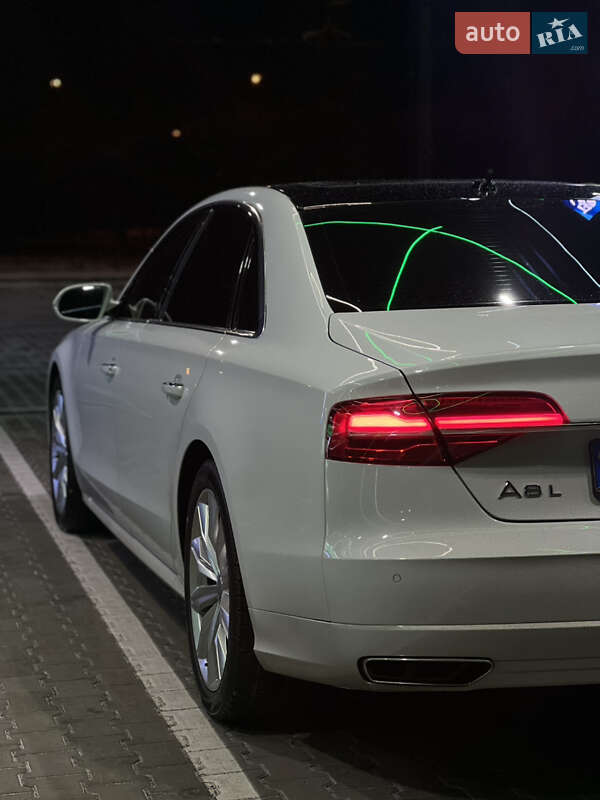 Седан Audi A8 2016 в Одессе