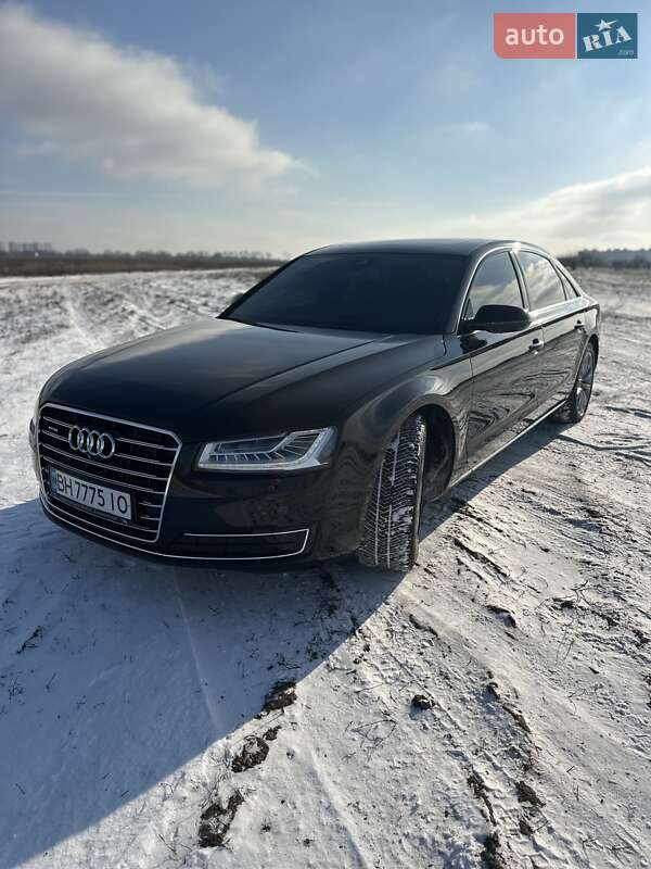 Седан Audi A8 2017 в Одесі