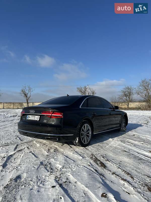 Седан Audi A8 2017 в Одесі