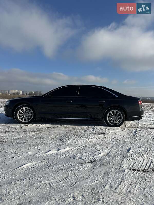 Седан Audi A8 2017 в Одесі