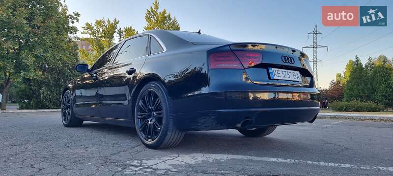 Седан Audi A8 2014 в Кривому Розі