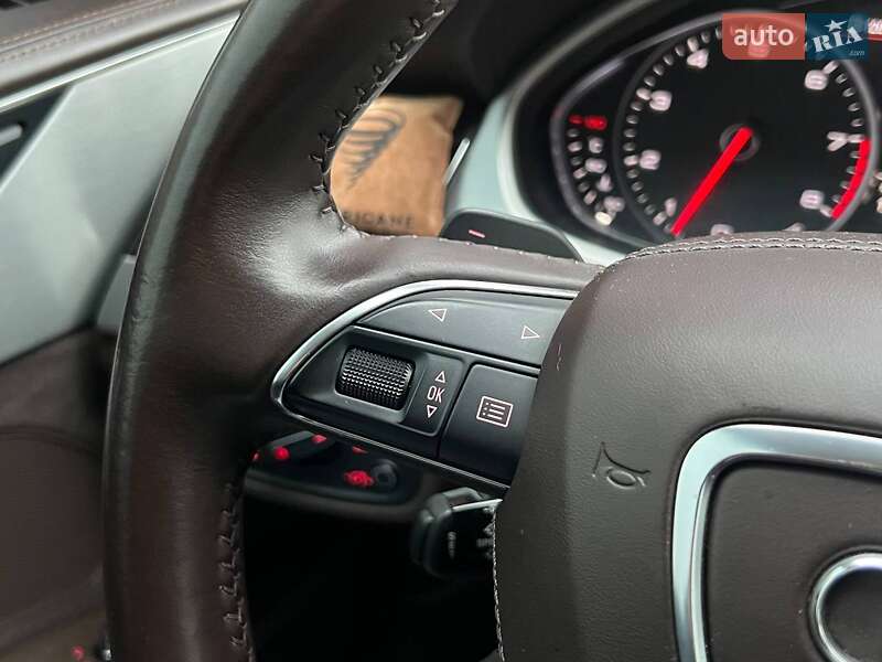 Седан Audi A8 2012 в Киеве