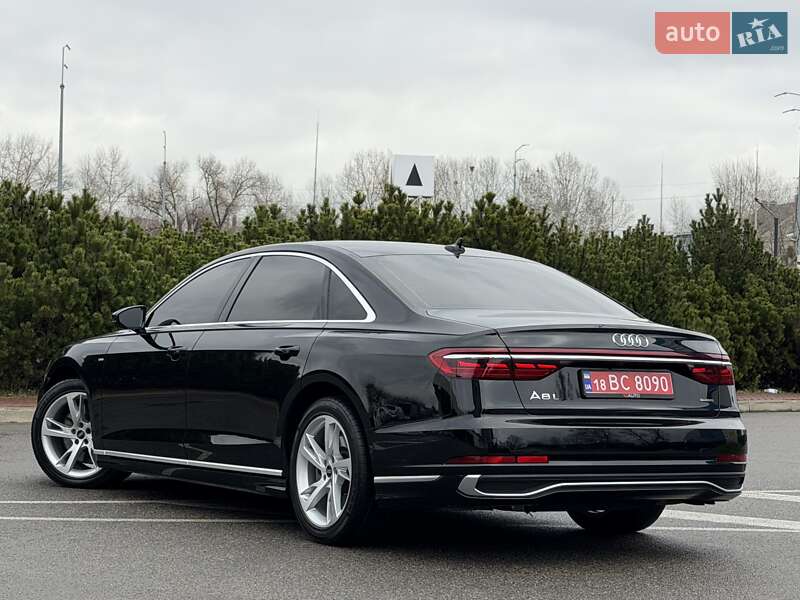 Седан Audi A8 2022 в Києві