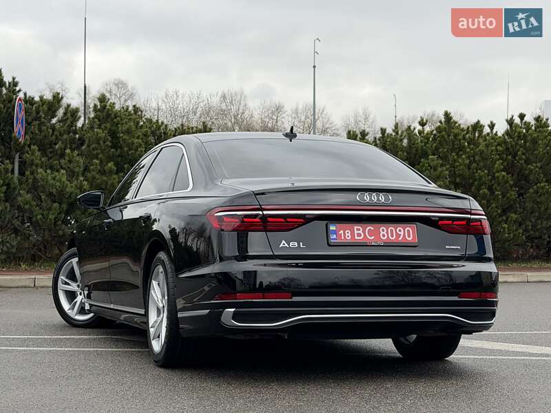 Седан Audi A8 2022 в Києві