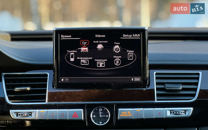 Седан Audi A8 2017 в Львове