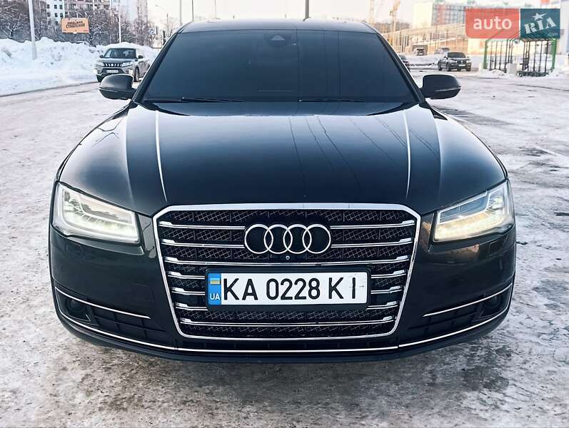 Седан Audi A8 2015 в Чернигове