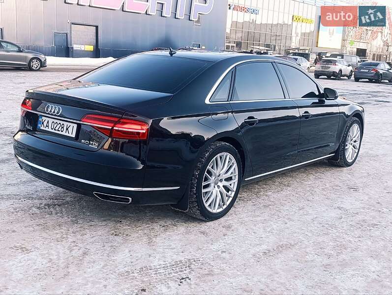 Седан Audi A8 2015 в Чернигове
