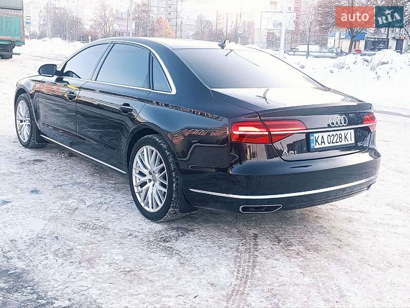 Седан Audi A8 2015 в Чернигове