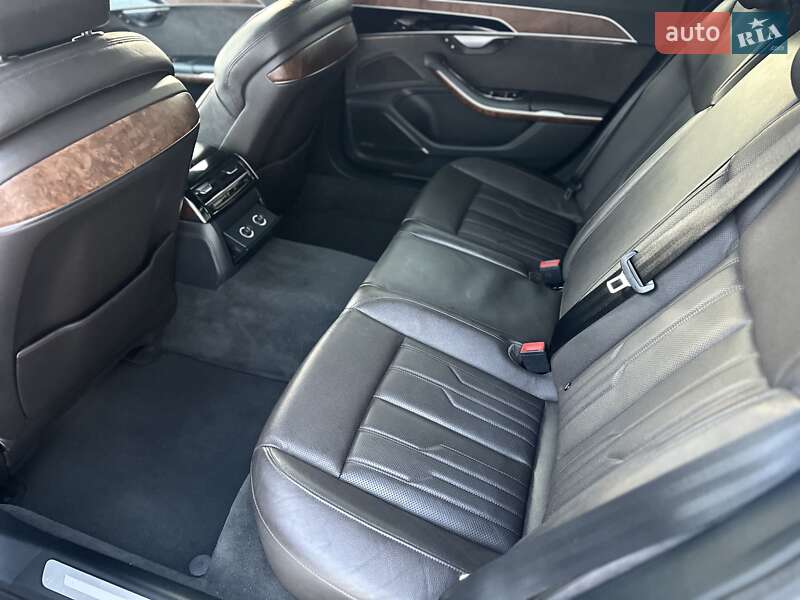 Седан Audi A8 2019 в Киеве