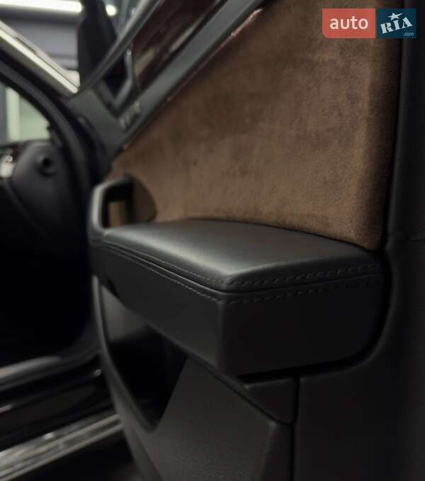 Седан Audi A8 2012 в Коломые