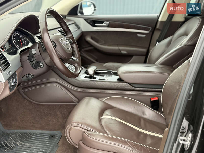 Седан Audi A8 2012 в Киеве