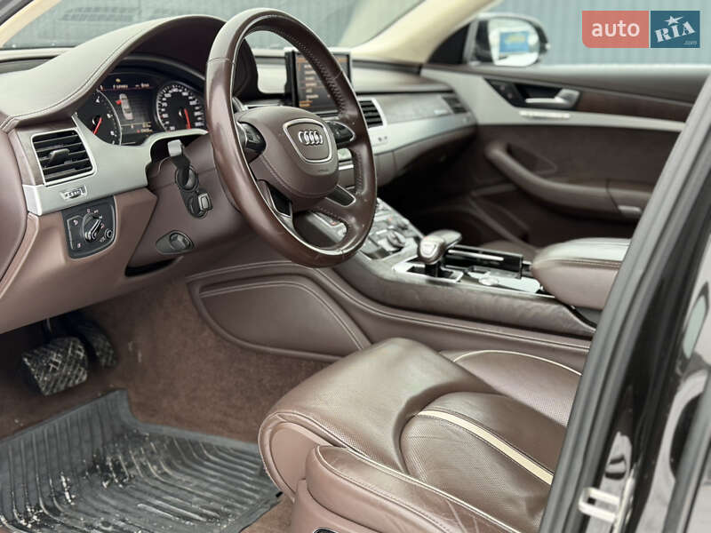 Седан Audi A8 2012 в Киеве