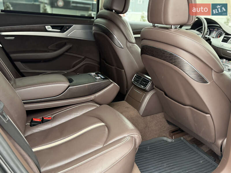 Седан Audi A8 2012 в Киеве