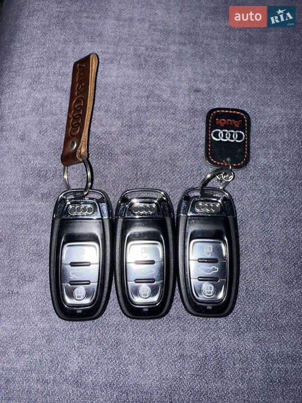 Седан Audi A8 2011 в Києві фото 36 Седан Audi A8 2011 в Києві