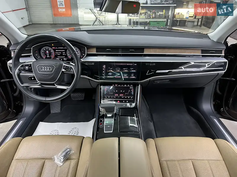 Audi A8 2018 VIN WAU8DAF82KN009487 фото оголошення 31 з 107