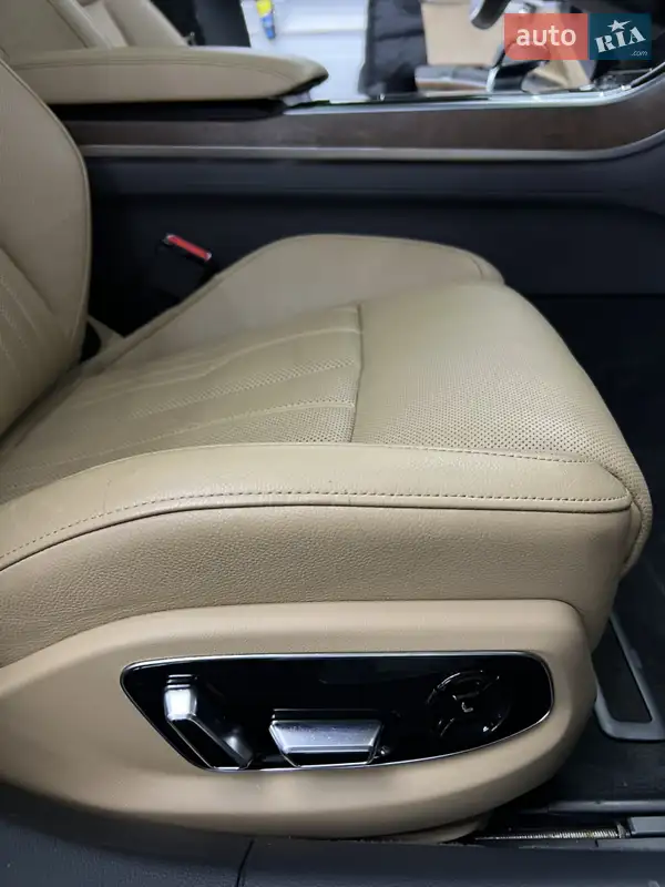 Audi A8 2018 VIN WAU8DAF82KN009487 фото оголошення 37 з 107