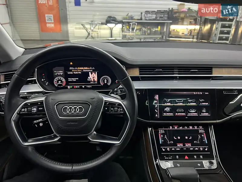 Audi A8 2018 VIN WAU8DAF82KN009487 фото оголошення 41 з 107