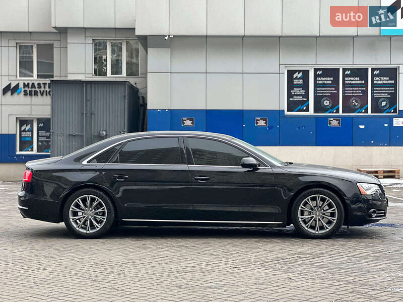 Седан Audi A8 2013 в Одессе