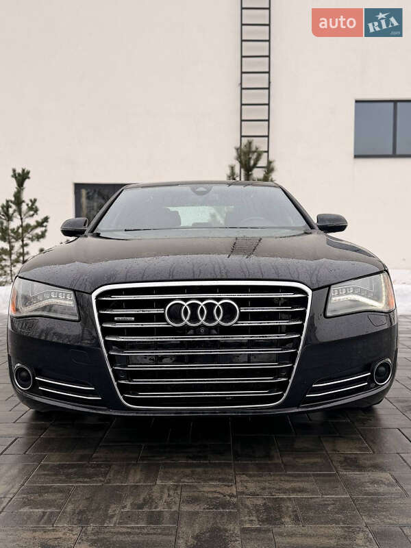 Седан Audi A8 2013 в Луцьку