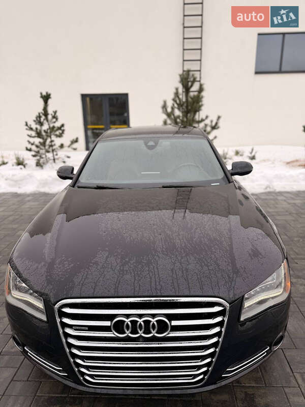 Седан Audi A8 2013 в Луцьку