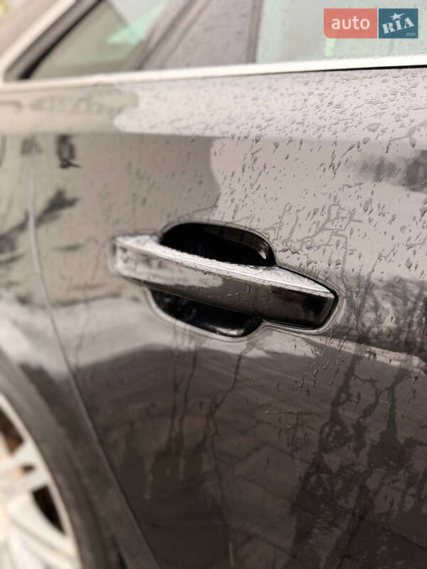 Седан Audi A8 2013 в Луцьку