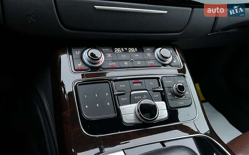 Седан Audi A8 2015 в Львове
