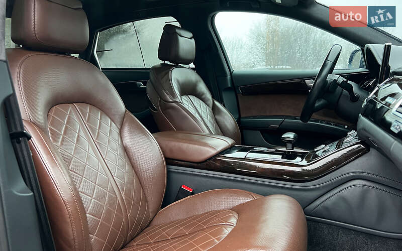 Седан Audi A8 2015 в Львове