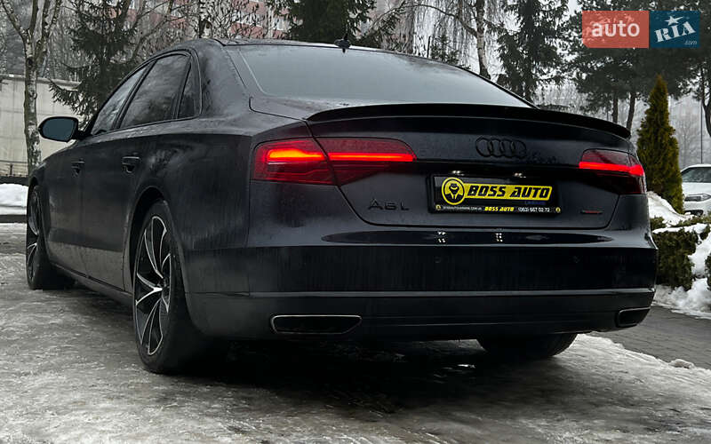 Седан Audi A8 2015 в Львове