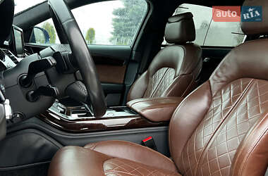 Седан Audi A8 2015 в Львове