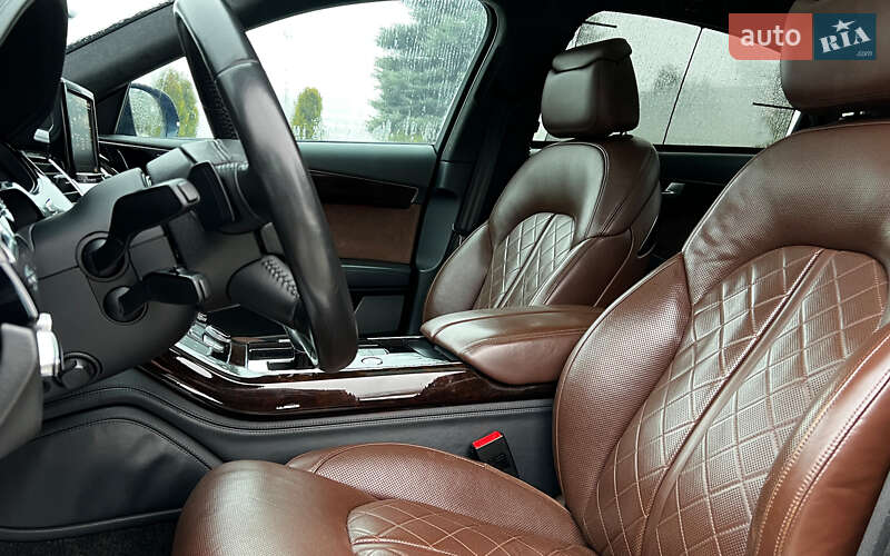 Седан Audi A8 2015 в Львове