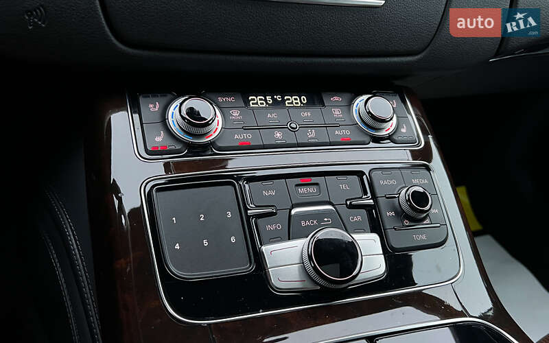 Седан Audi A8 2015 в Львове
