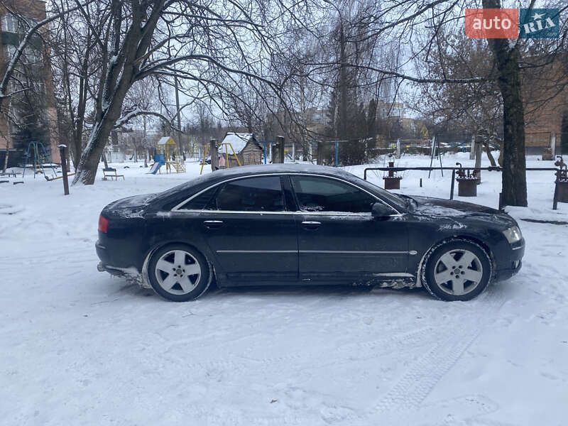Седан Audi A8 2004 в Умані