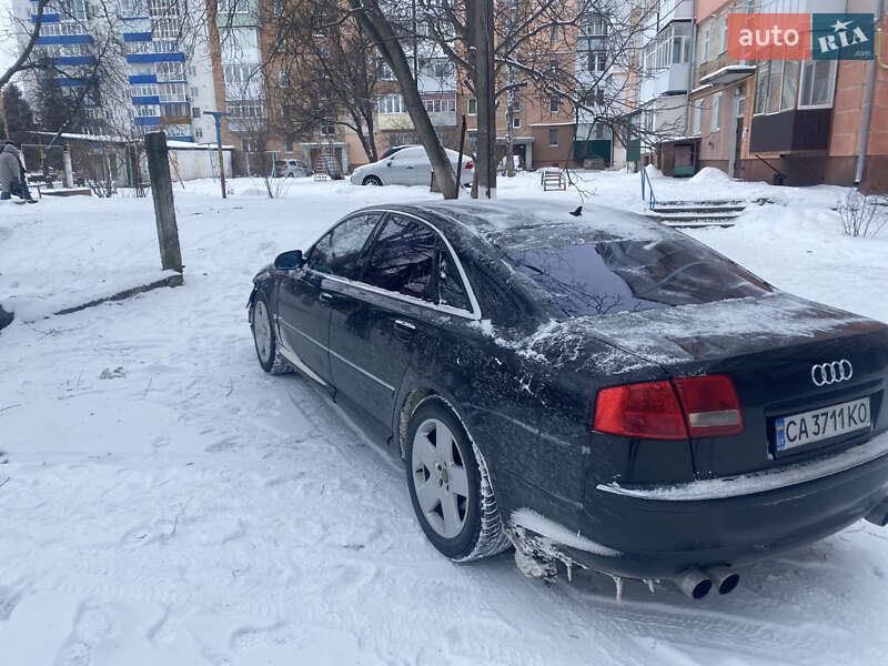 Седан Audi A8 2004 в Умані