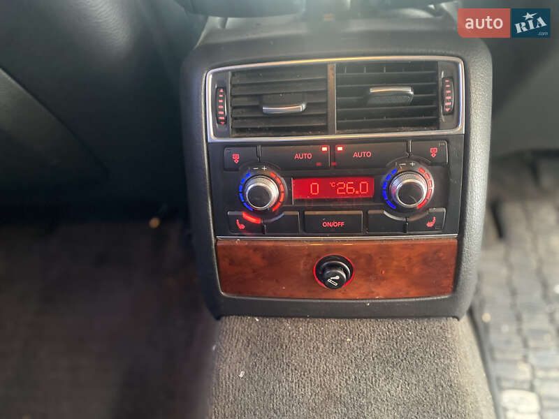 Седан Audi A8 2004 в Умані