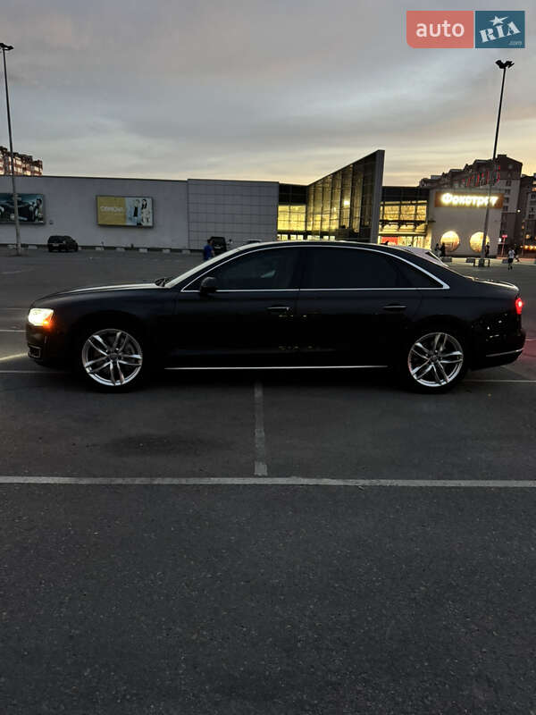Седан Audi A8 2015 в Ивано-Франковске