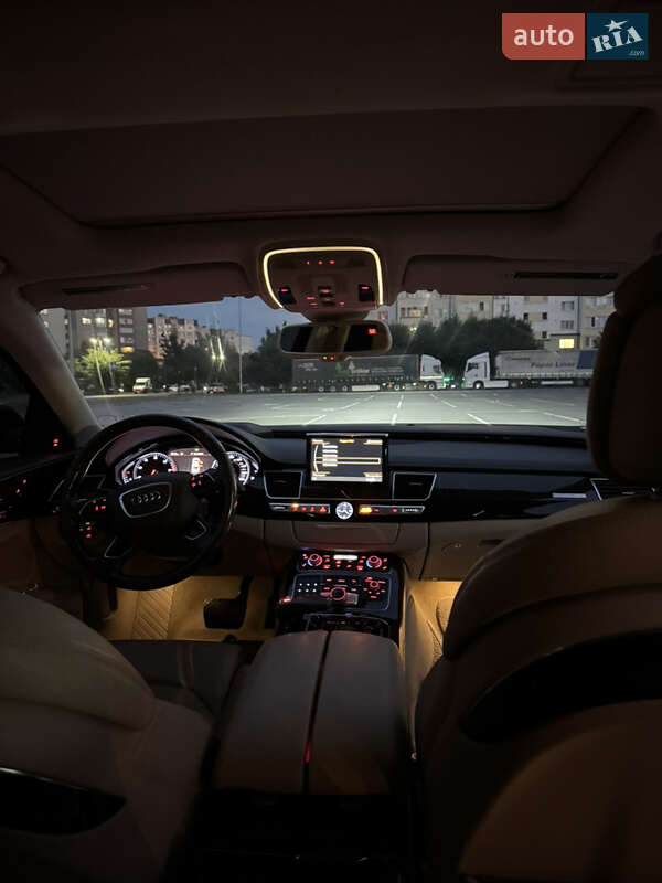 Седан Audi A8 2015 в Ивано-Франковске