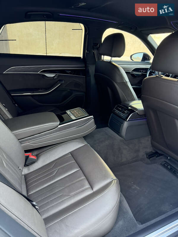 Седан Audi A8 2021 в Киеве