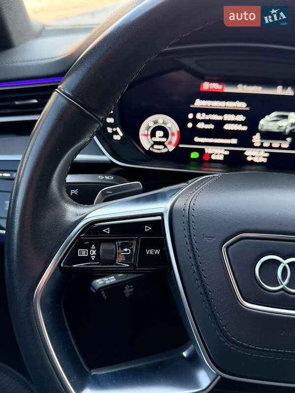 Седан Audi A8 2021 в Киеве