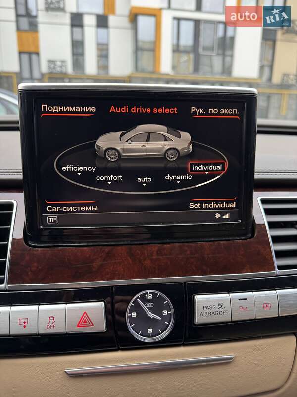 Седан Audi A8 2013 в Луцке