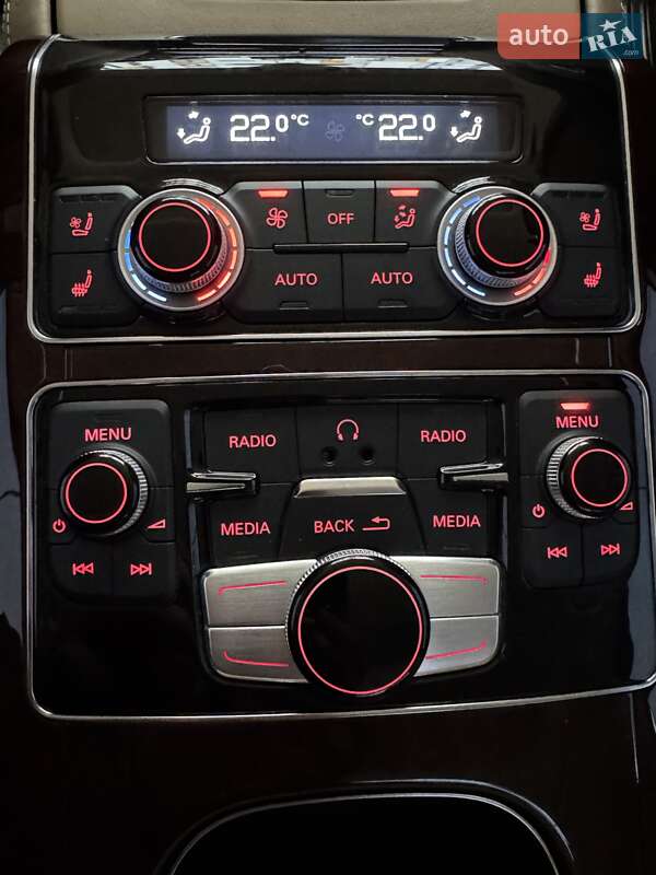 Седан Audi A8 2013 в Луцке