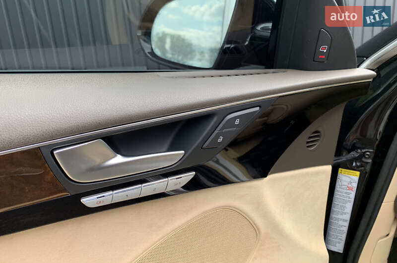 Седан Audi A8 2015 в Киеве