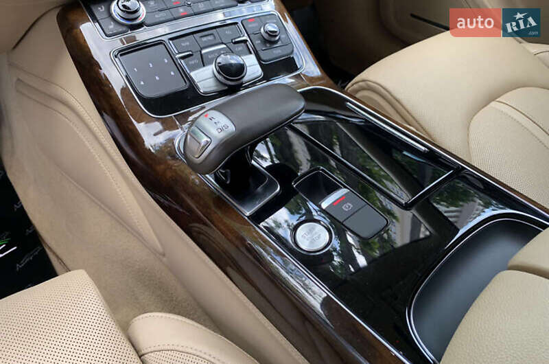 Седан Audi A8 2015 в Киеве