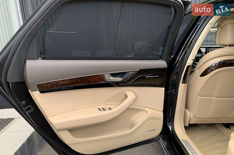 Седан Audi A8 2015 в Киеве