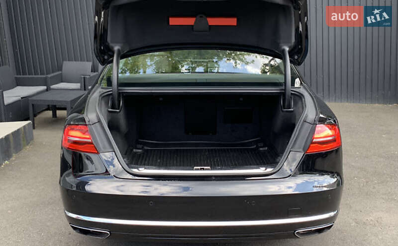 Седан Audi A8 2015 в Киеве