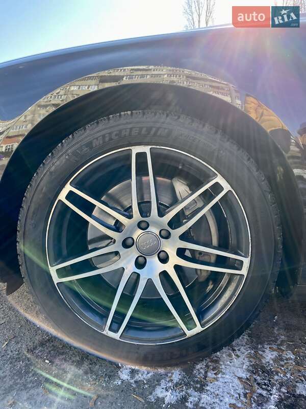 Седан Audi A8 2013 в Дніпрі