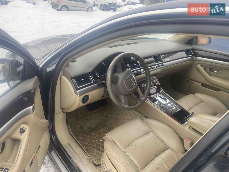 Седан Audi A8 2004 в Тернополе