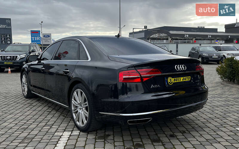 Седан Audi A8 2015 в Мукачевому