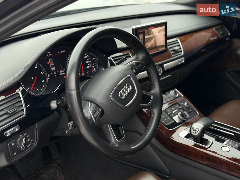 Седан Audi A8 2011 в Києві