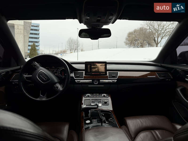 Седан Audi A8 2011 в Києві